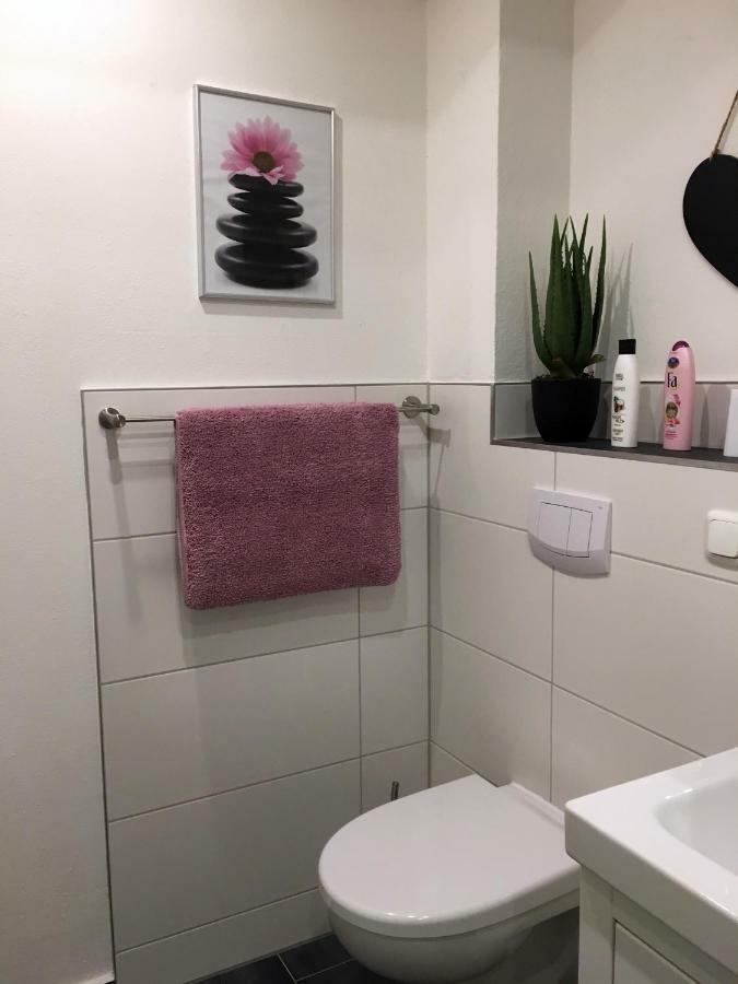 Gaestewohnung A+C Bovet Strasen Esterno foto